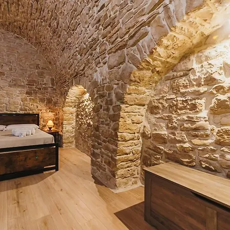 Casa Iside - Historic 14th-century In The Hamlet Bitetto