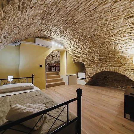 Apartment Casa Iside - Historic 14th-century In The Hamlet Bitetto