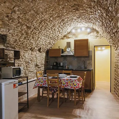 Casa Iside - Historic 14th-century In The Hamlet Apartment
