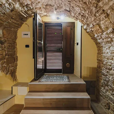 Apartment Casa Iside - Historic 14th-century In The Hamlet *