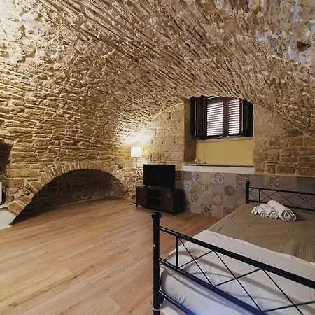 Casa Iside - Historic 14th-century In The Hamlet *