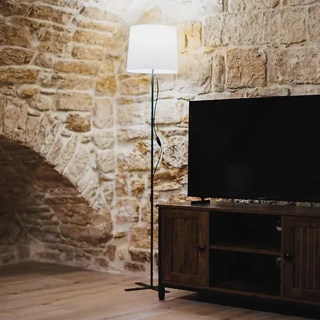 Casa Iside - Historic 14th-century In The Hamlet Apartment *